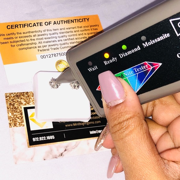 White gold vermeil real diamond screw-back earrings, natural genuine diamonds, - Picture 4 of 7